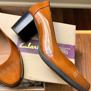 Beautiful cognac colored pumps.